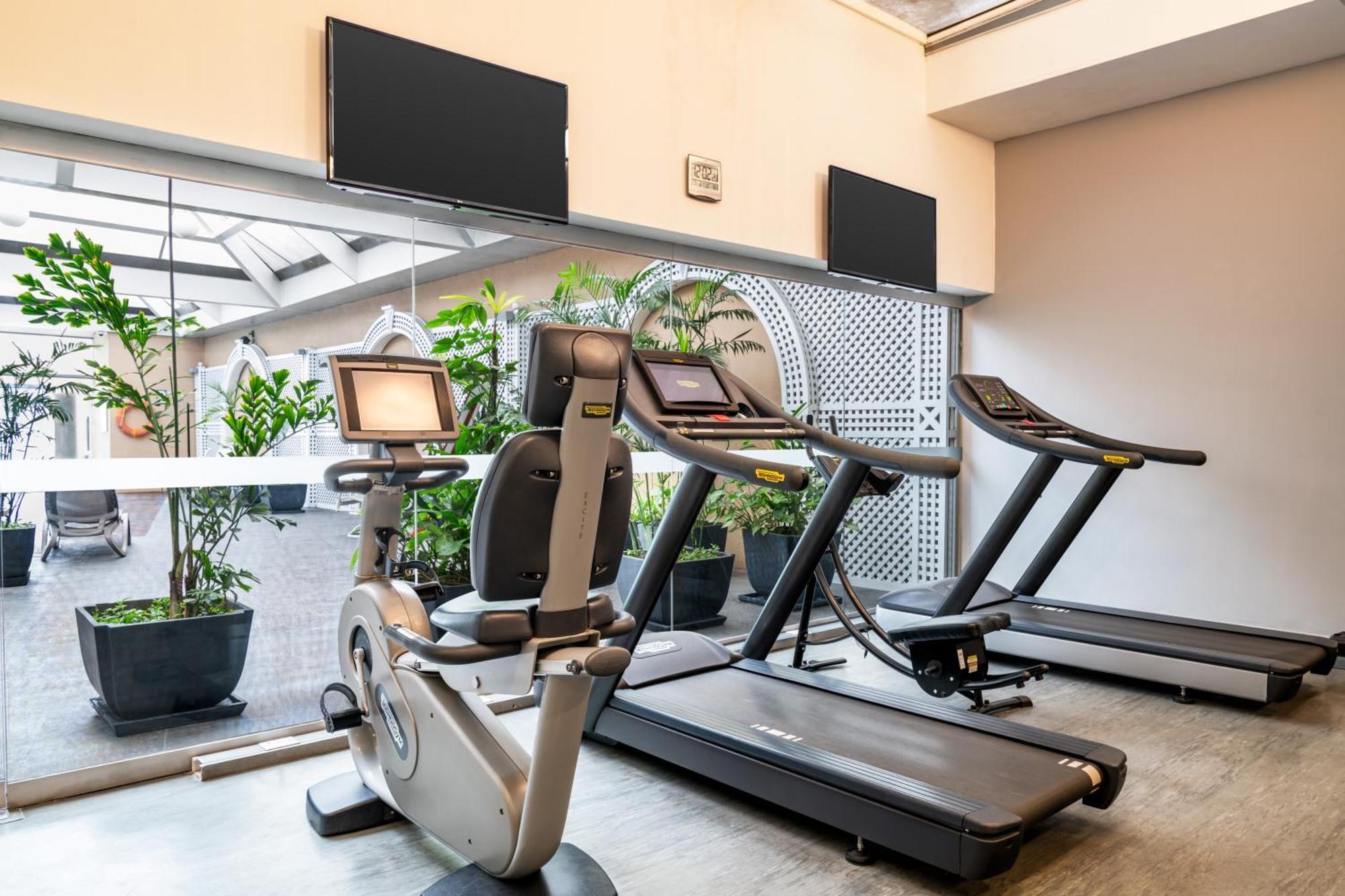 Casa Andina Premium Miraflores Distretto di Distretto di Lima Esterno foto A treadmill